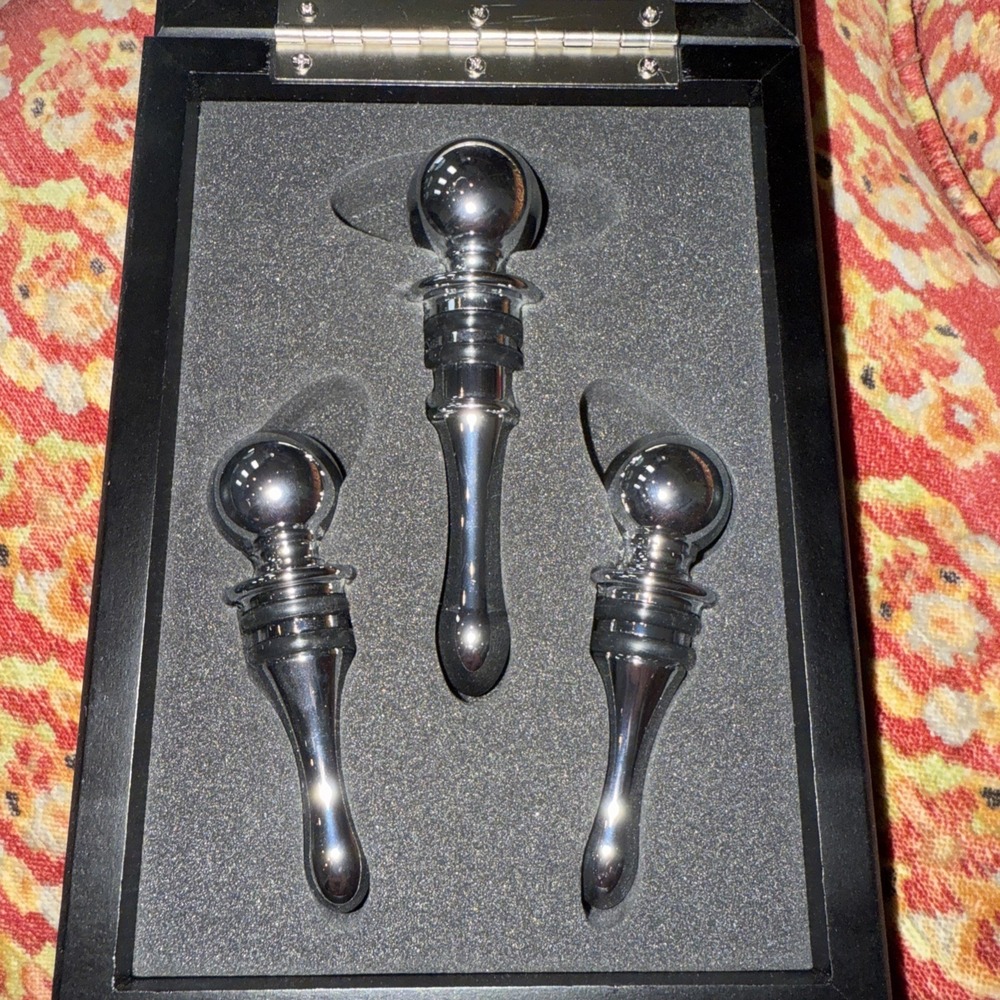 Brookstone 3 Piece Wine‎ Stopper Set in Wooden Box - Brand New